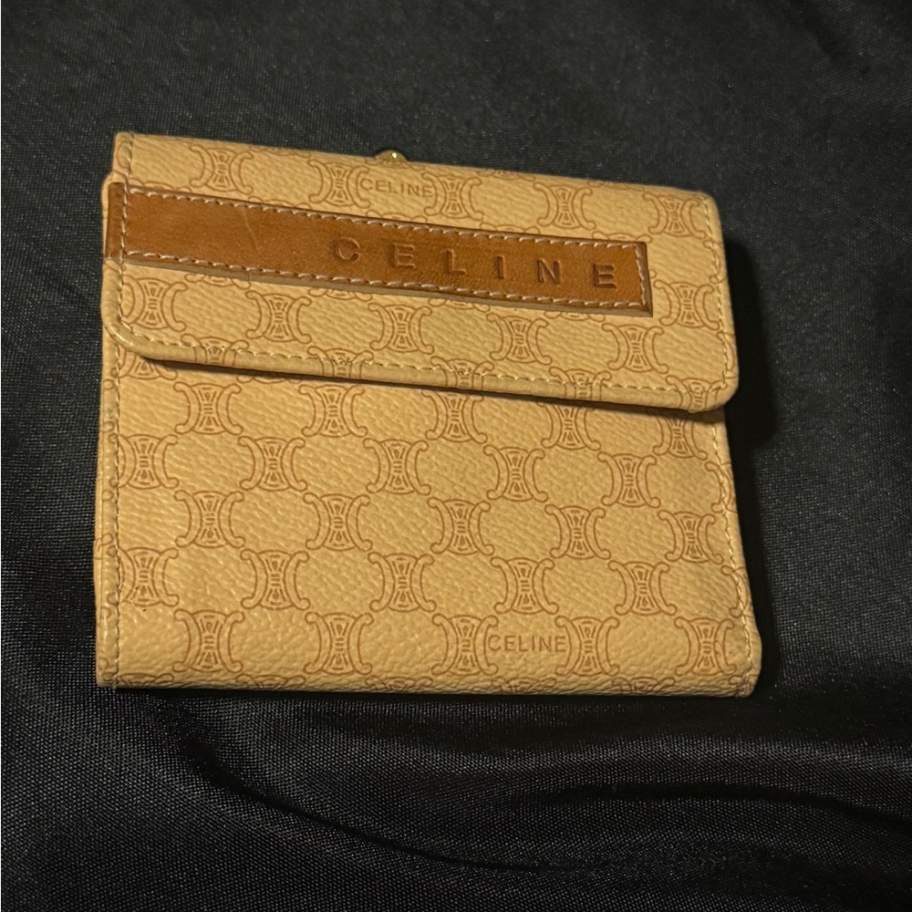 Celine Vintage Beige Leather Wallet with Kiss Lock Coin Purse | EUC